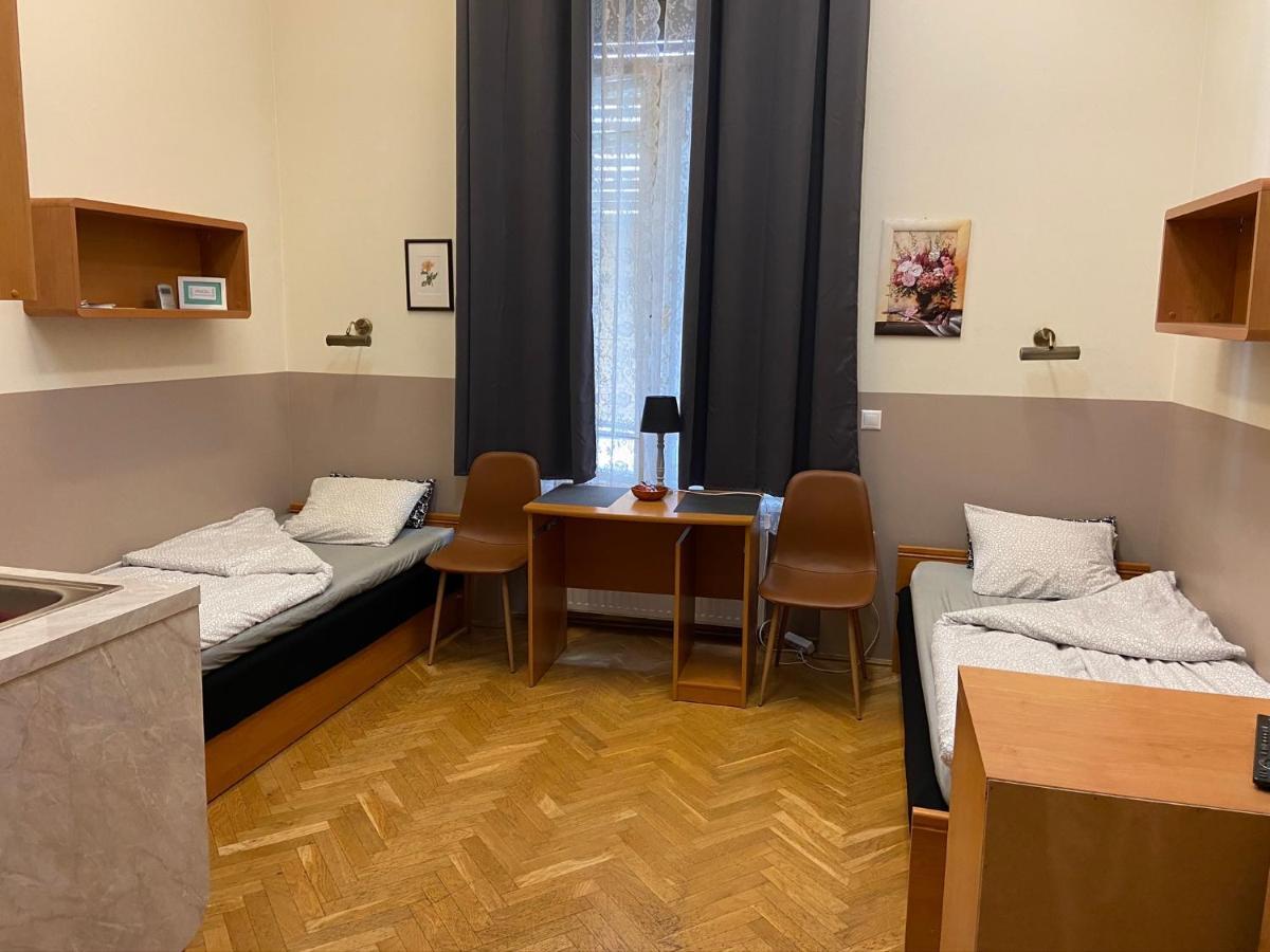 Guest Rest Studio Apartments Budapest Eksteriør billede
