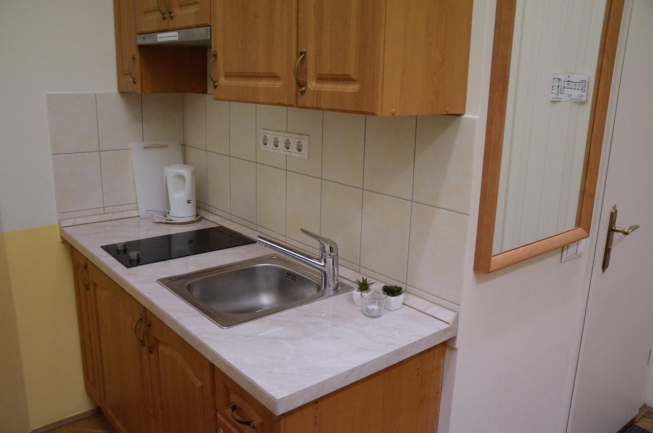 Guest Rest Studio Apartments Budapest Eksteriør billede